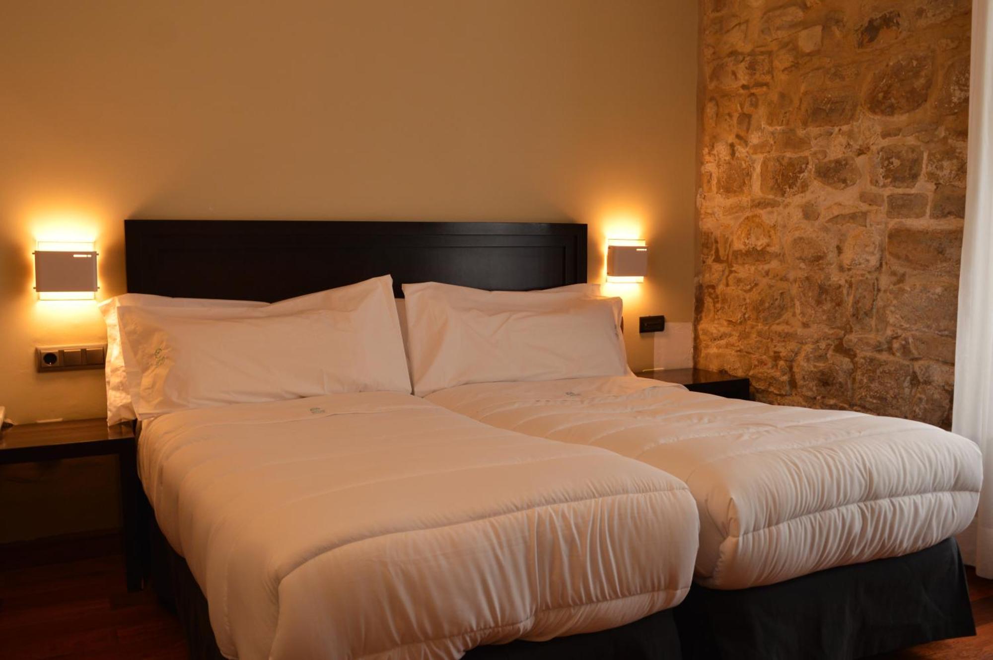 Hotel Baeza Monumental By Eme Hoteles Экстерьер фото