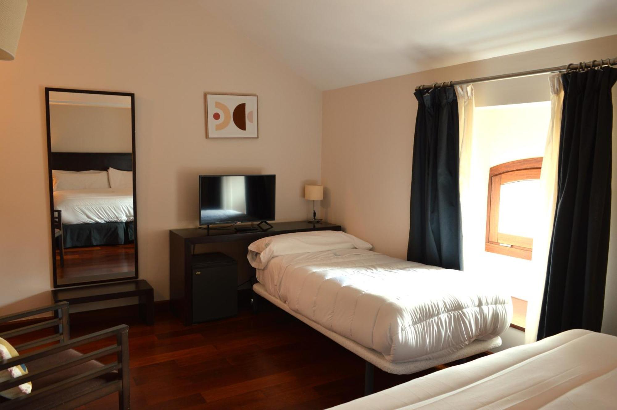 Hotel Baeza Monumental By Eme Hoteles Экстерьер фото