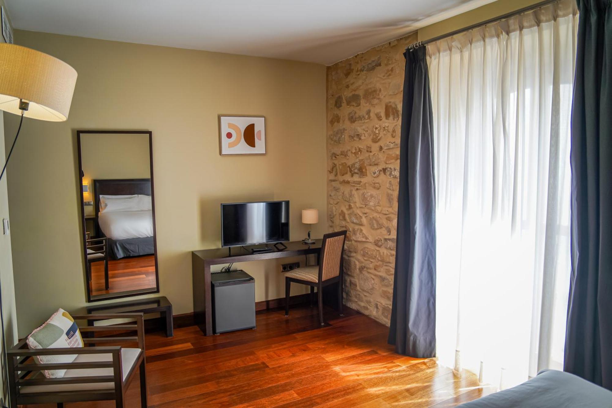 Hotel Baeza Monumental By Eme Hoteles Экстерьер фото