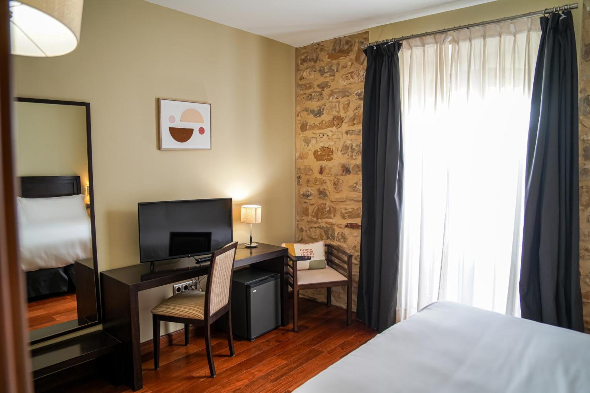 Hotel Baeza Monumental By Eme Hoteles Экстерьер фото