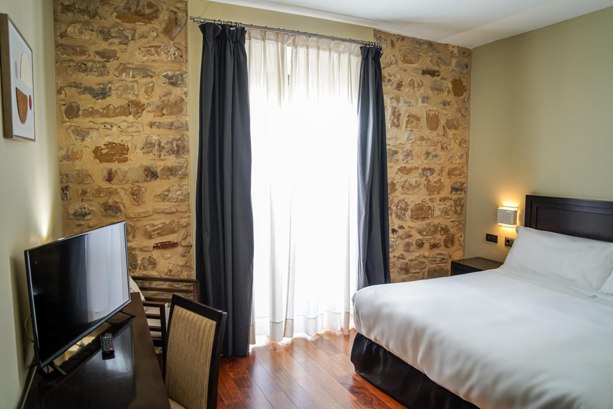Hotel Baeza Monumental By Eme Hoteles Экстерьер фото